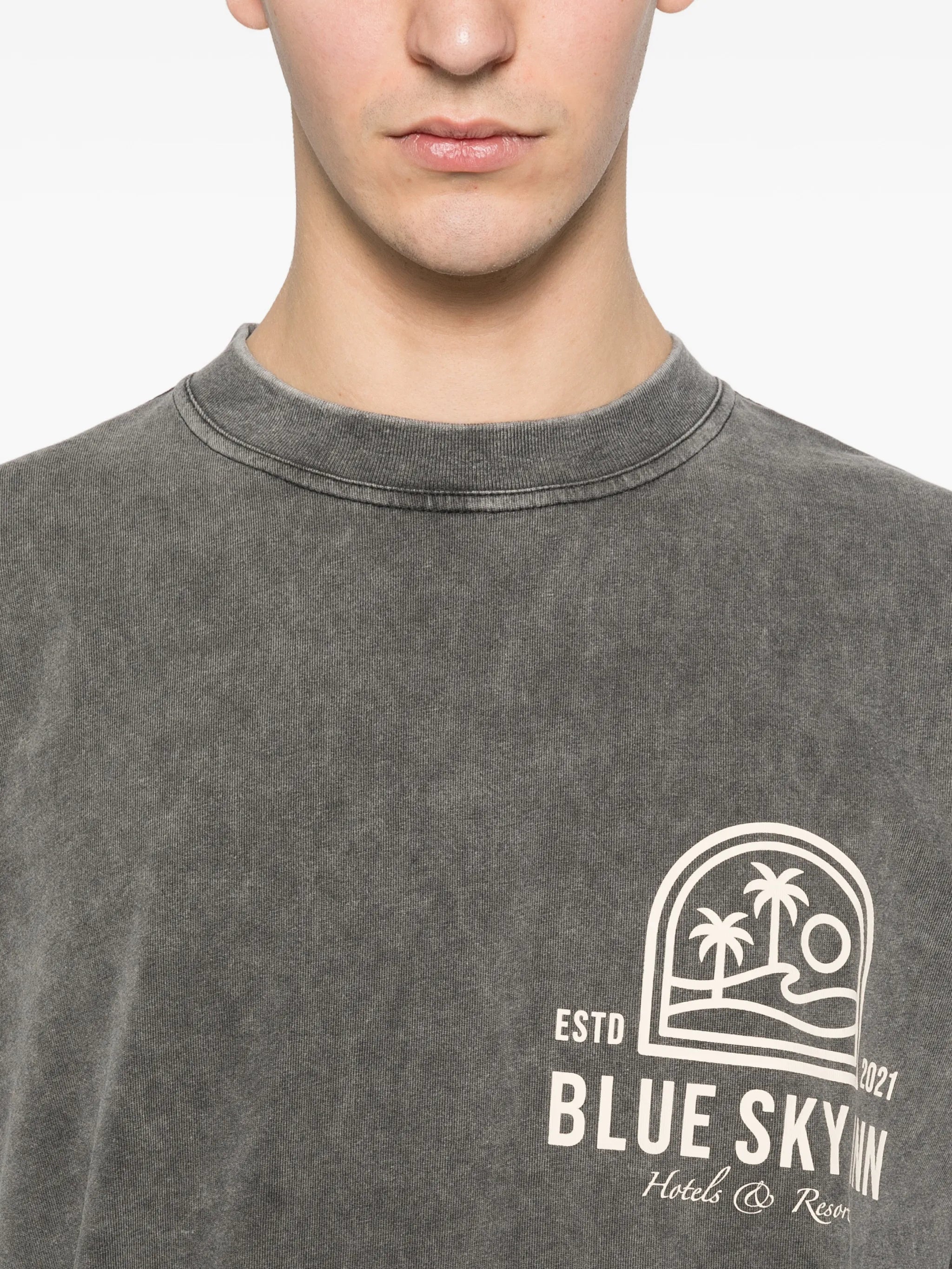 CAMISETA DE RESORT GRIS