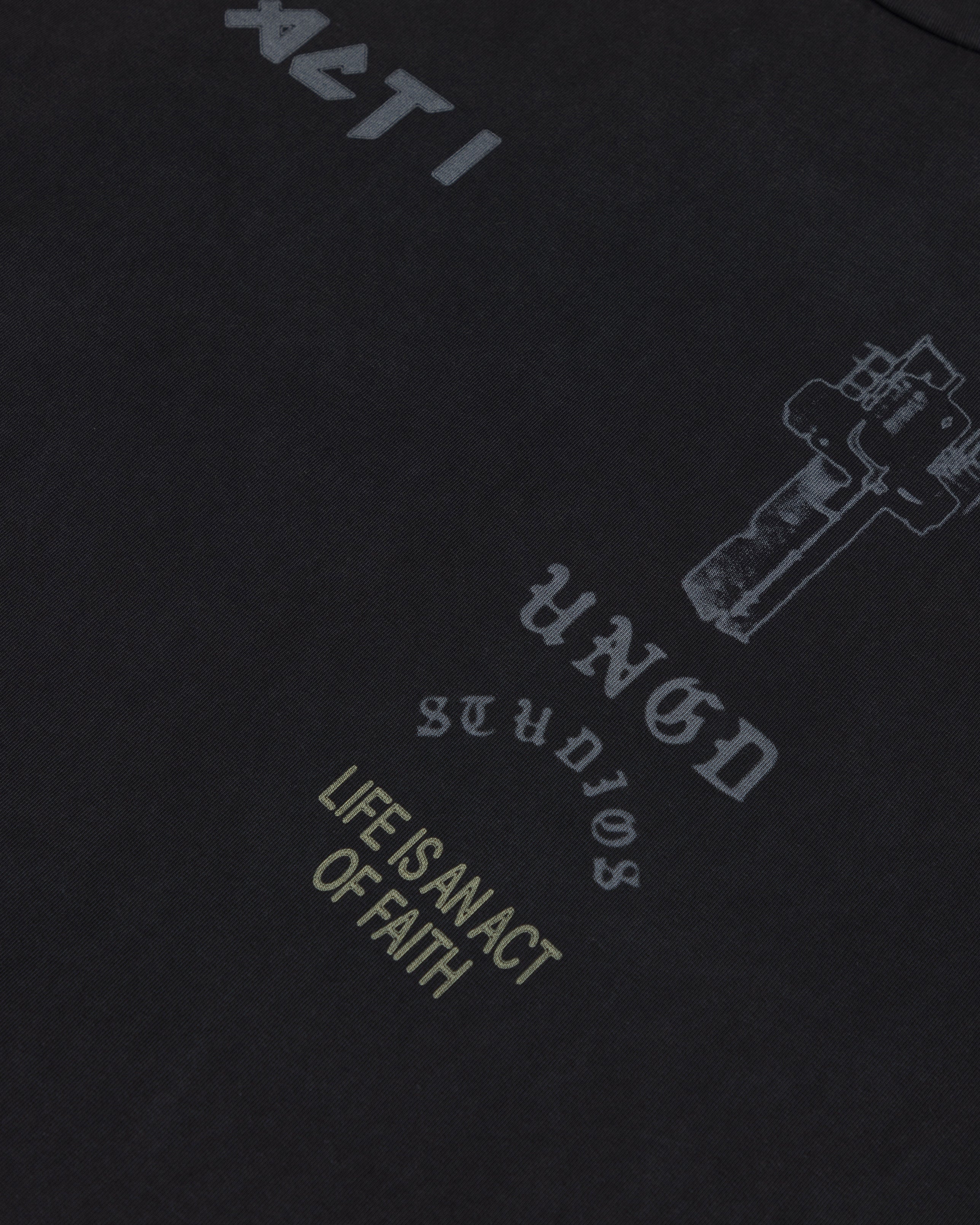 Act 1 Essence Tshirt Vintage Black
