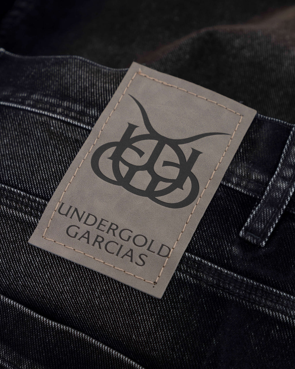 Santa Union Basic Velvet Short Black