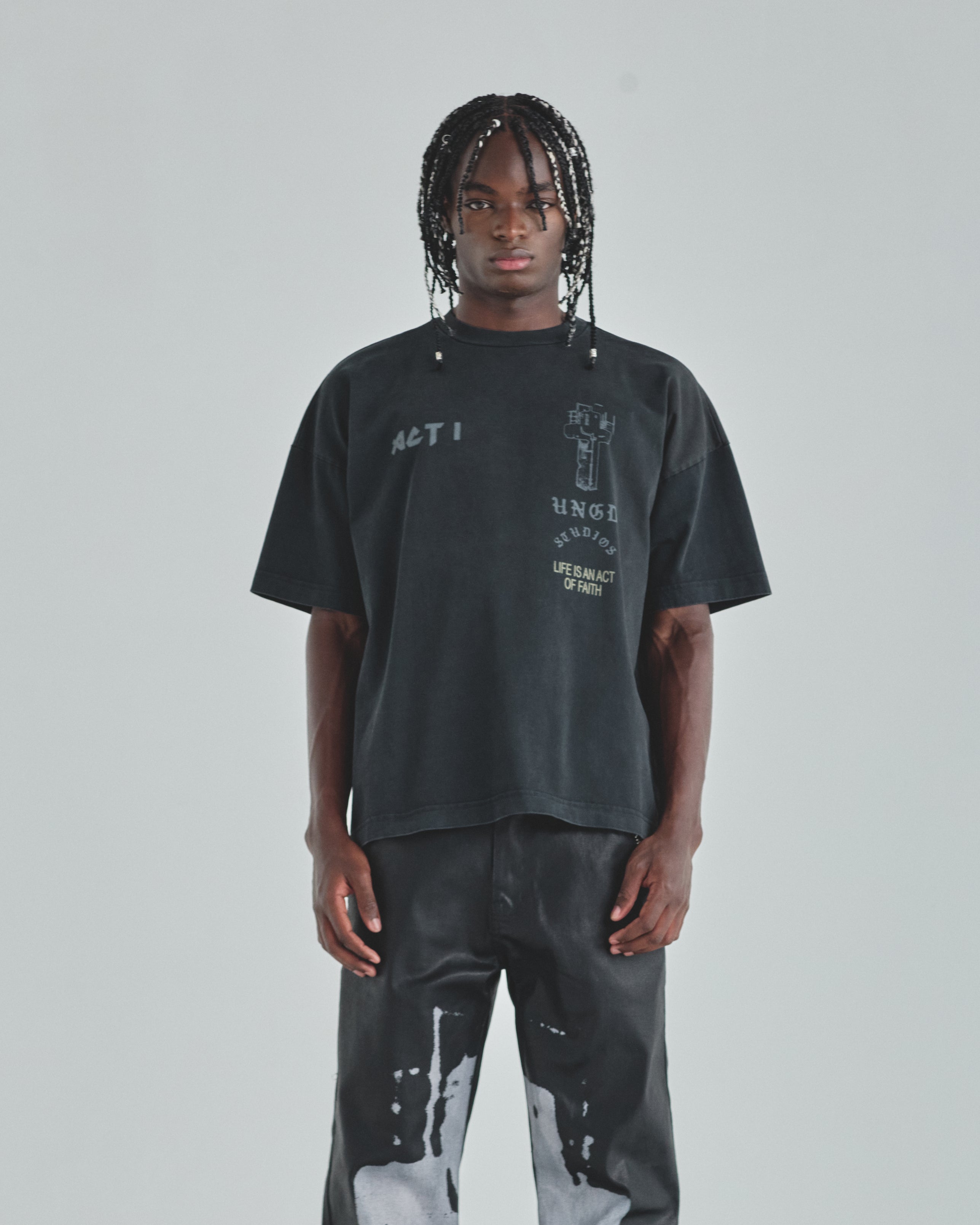 Act 1 Essence Tshirt Vintage Black