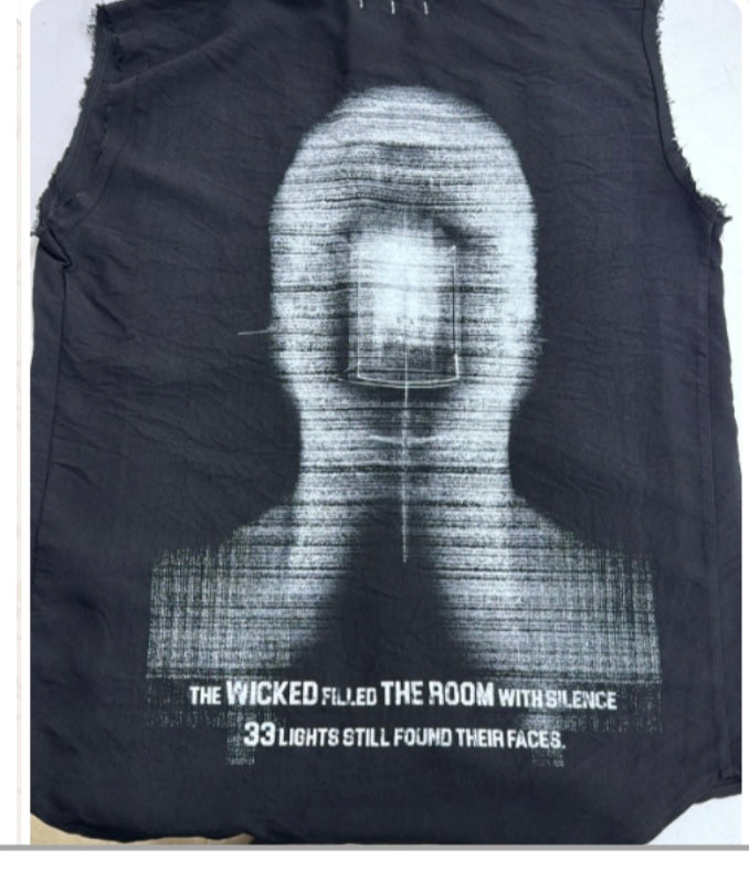 THE ROOM SLEEVELESS SHIRT