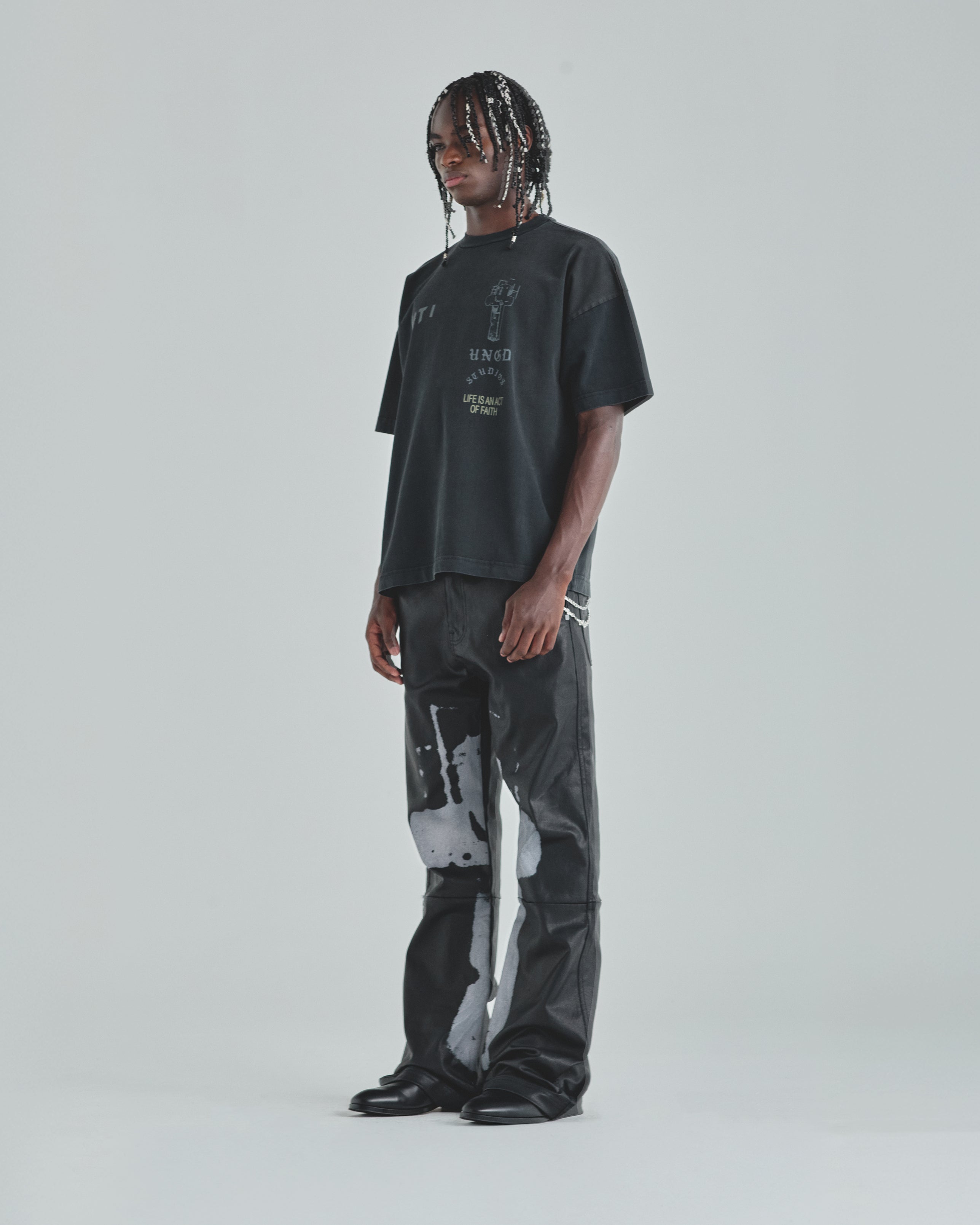 Act 1 Essence Tshirt Vintage Black