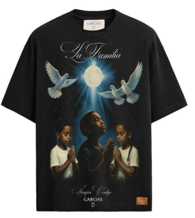 LA FAMILIA T-SHIRT