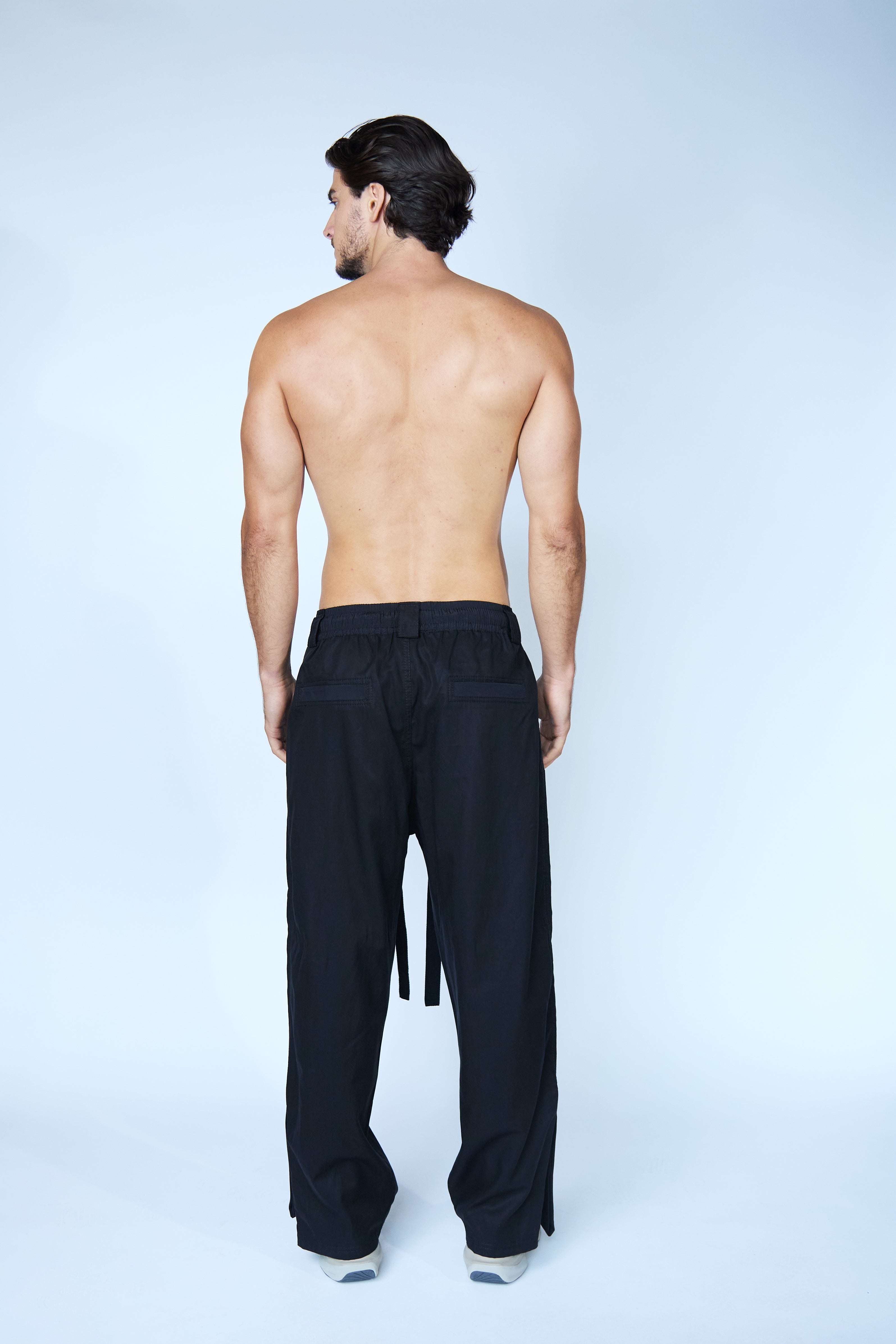 PANTALÓN PAAMARI BÁSICO NEGRO