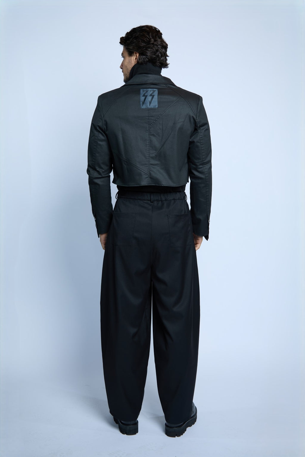 TURTLE NECK DYED BLACK