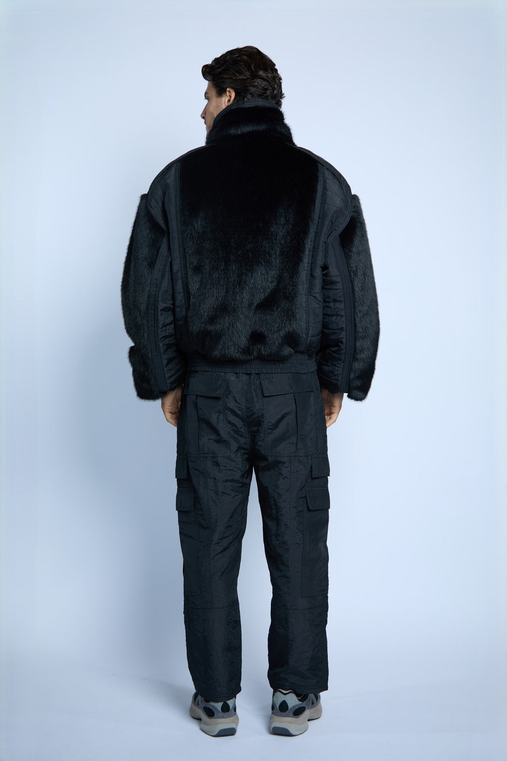 CABELLO NEGRO BOMBER