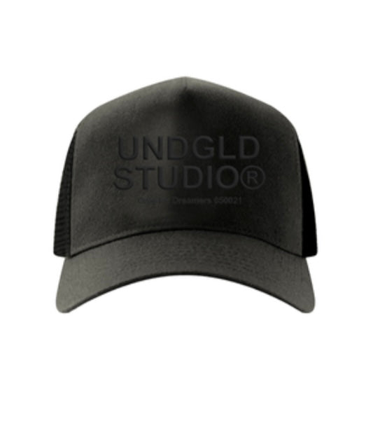 Basics UNDGLD STUDIO Trucker Cap (Black)