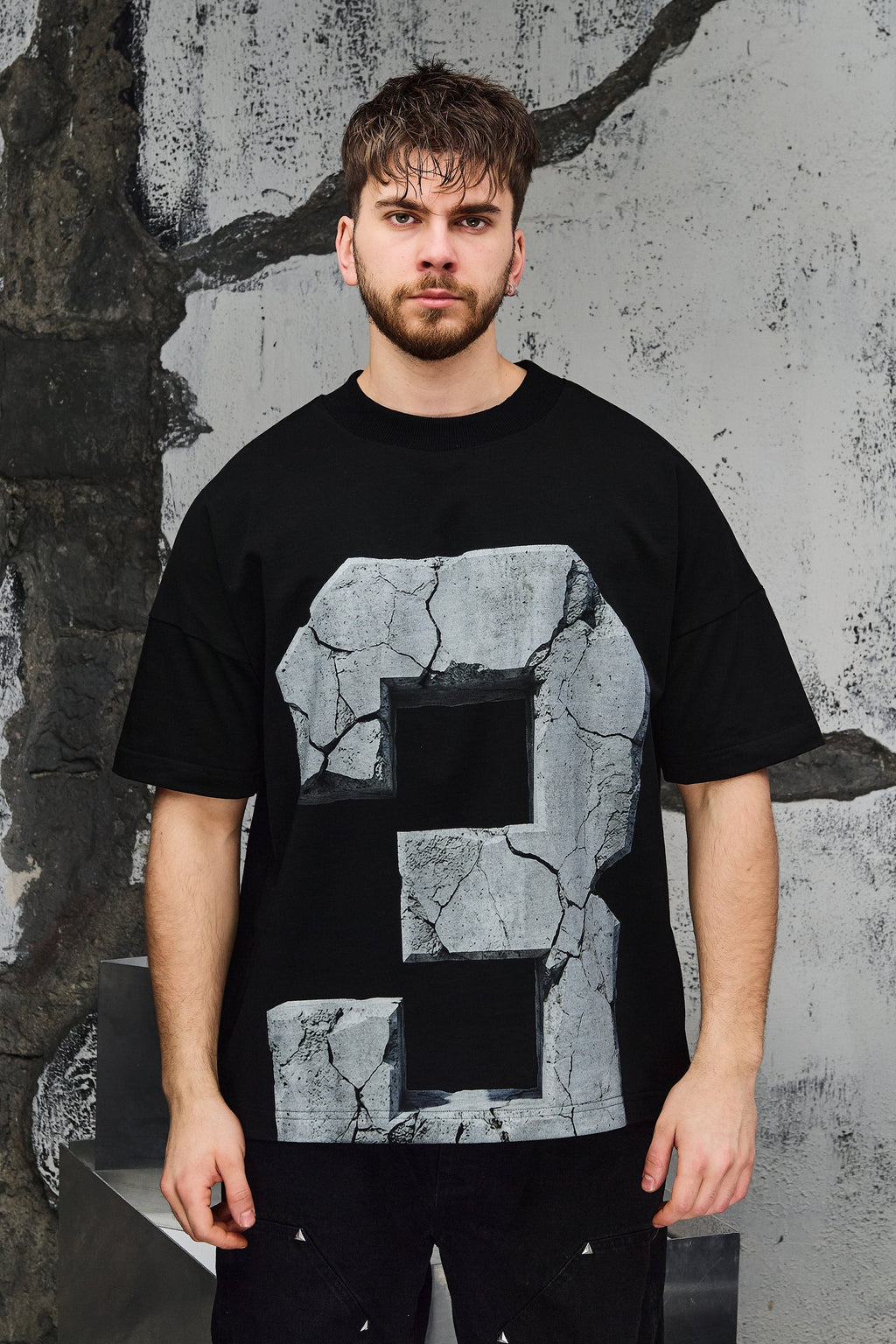33:FRACTURE T-SHIRT BLACK