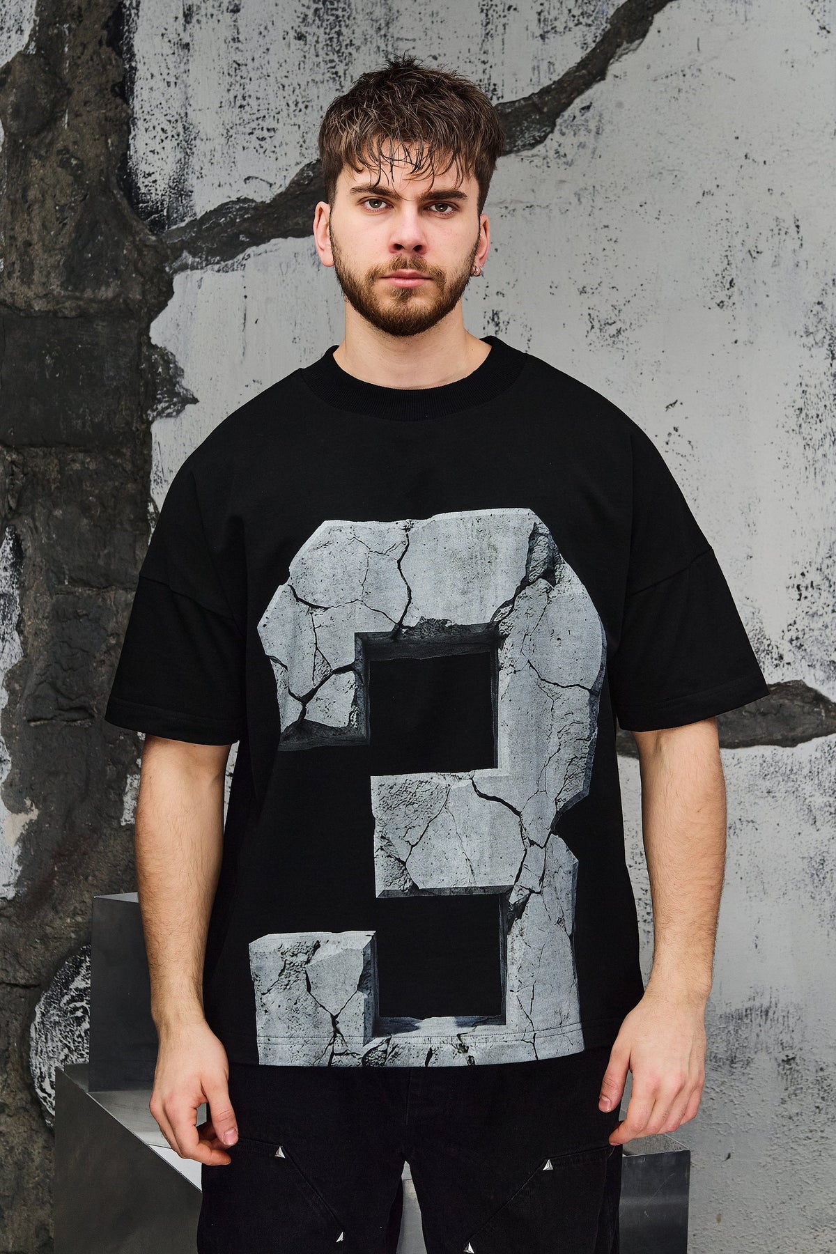 33:FRACTURE T-SHIRT BLACK