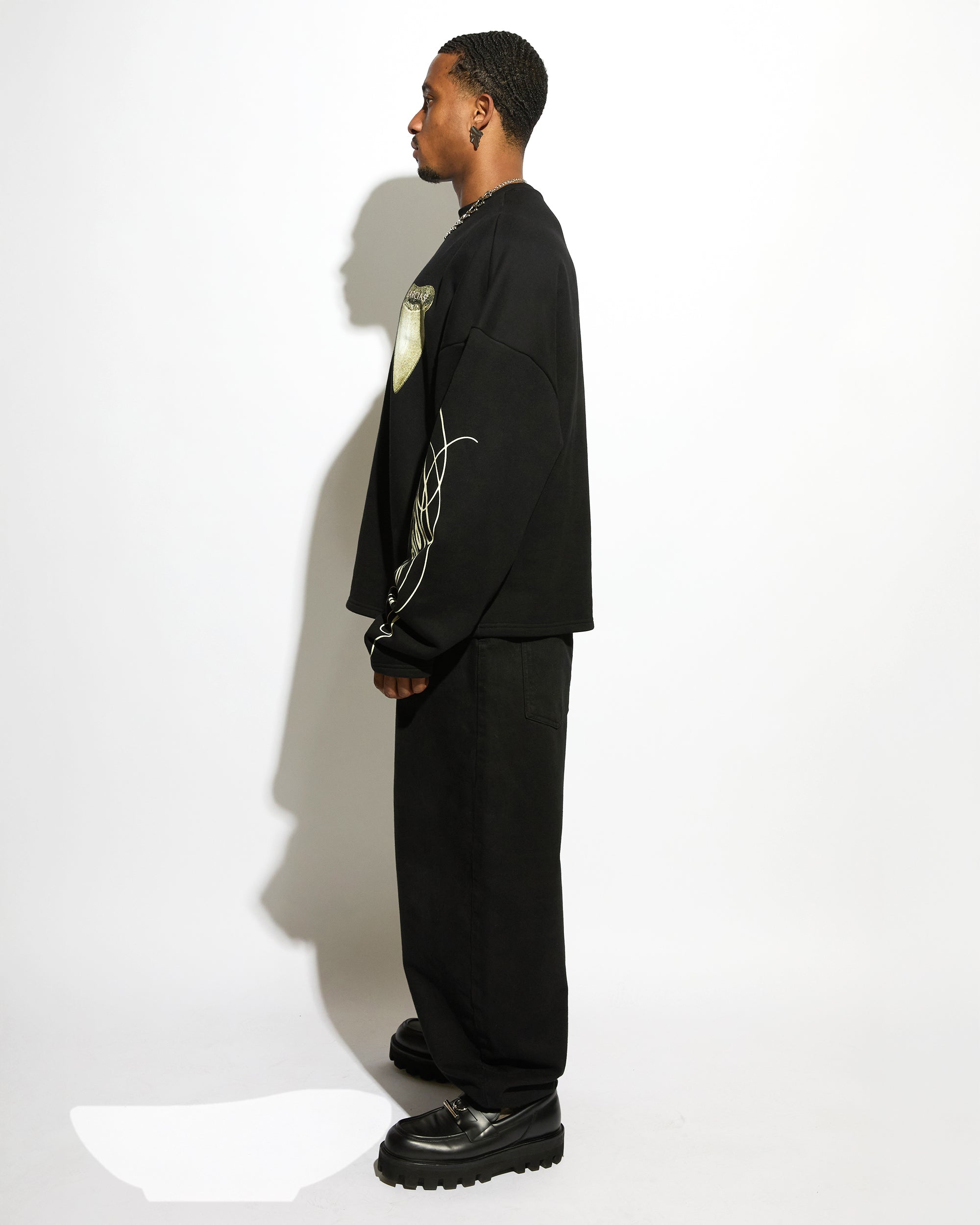 SHARK TOOTH CREWNECK