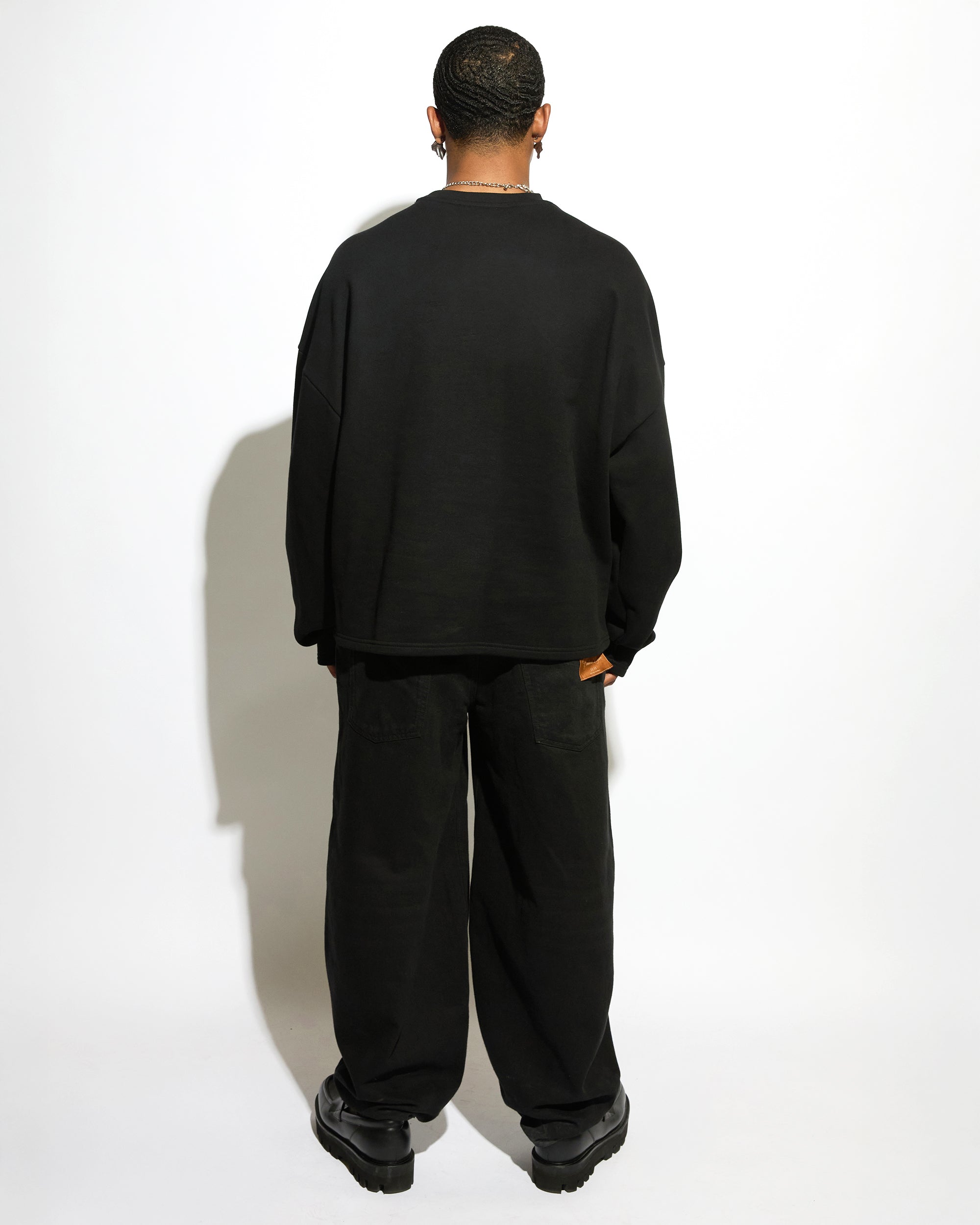 SHARK TOOTH CREWNECK