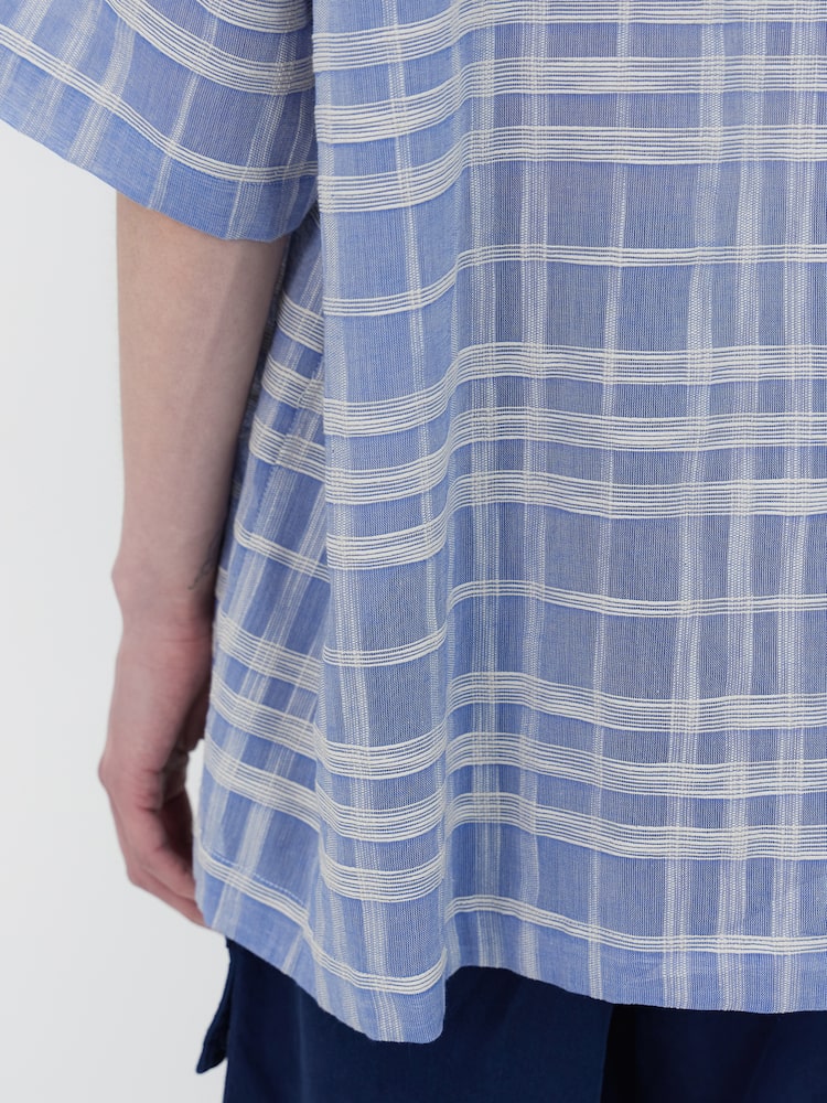 CAMISA DE MANGA CORTA DE CUELLO ABIERTO DE CUADROS SLUBBE AZUL