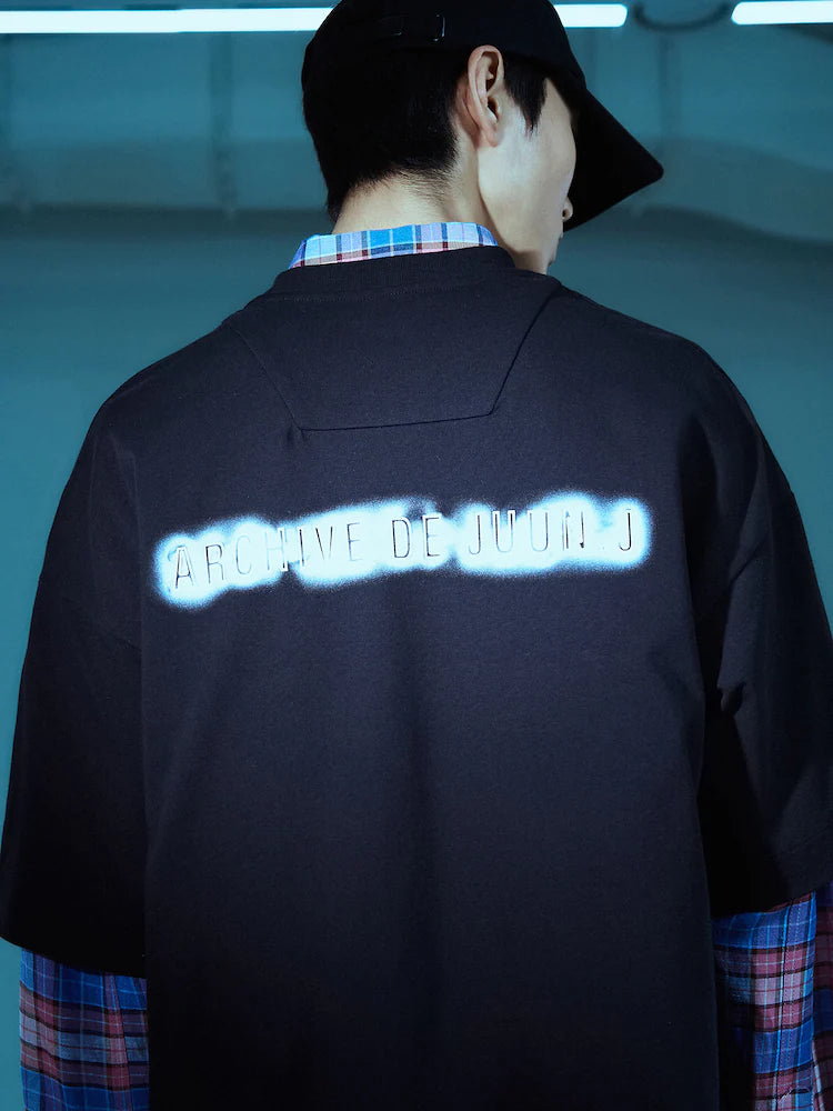 ARCHIVO ESENCIAL DE JUUN.J CAMISETA MANGA CORTA SEMIOVER FIT NEGRA