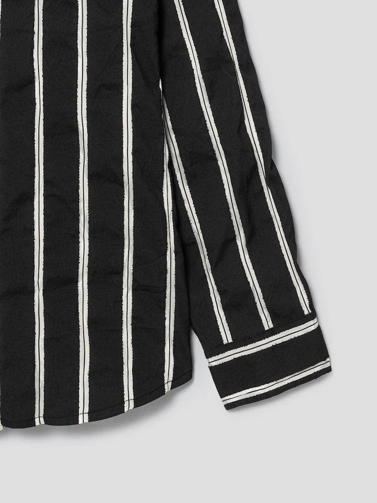 DAMAGE STRIPE MAX FIT SHIRT BLACK