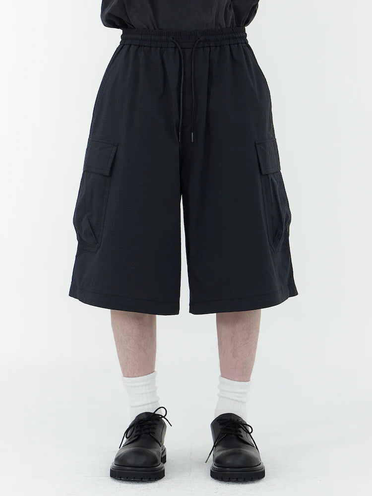 PANTALONES CORTOS CARGO DE SEERSUCKER DE RAYAS ANCHAS NEGRO