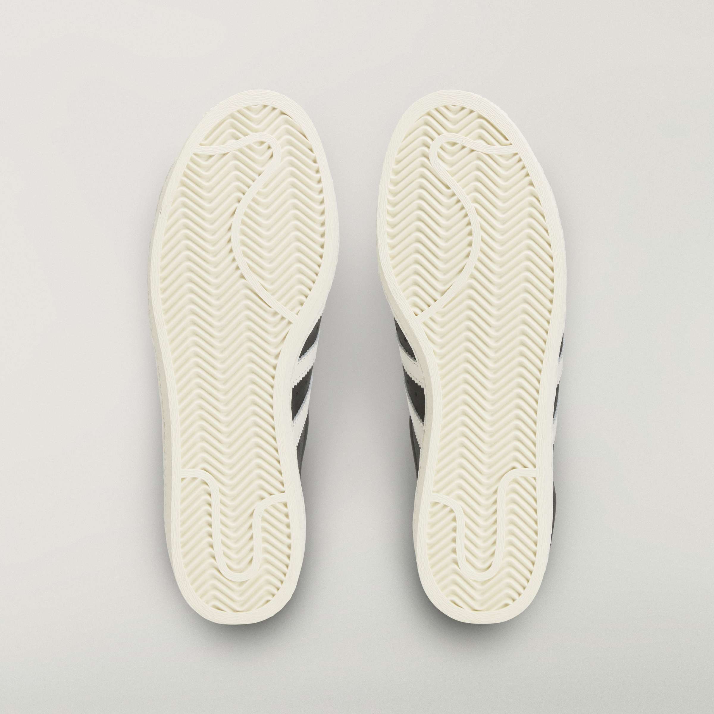 CHAVARRIASUPERSTAR CBLACK/OWHITE/GOLDMT