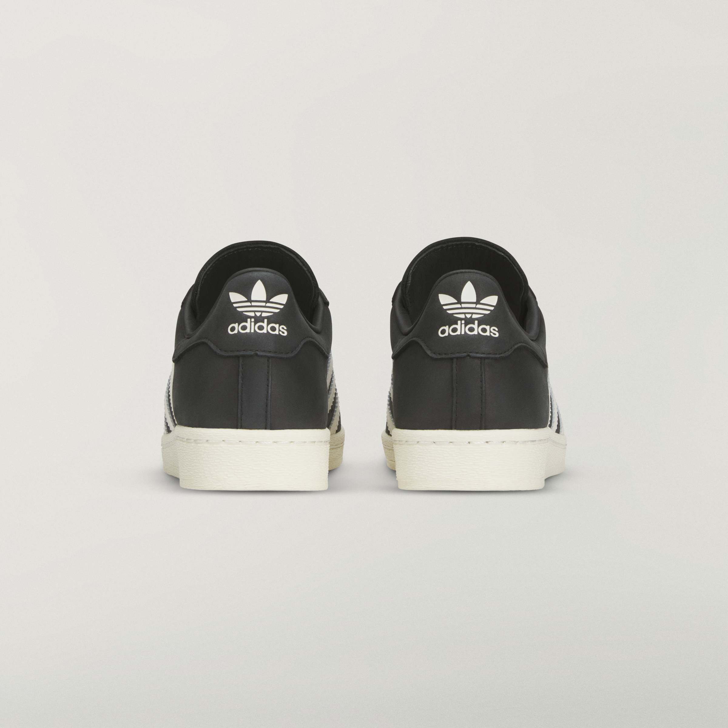 CHAVARRIASUPERSTAR CBLACK/OWHITE/GOLDMT