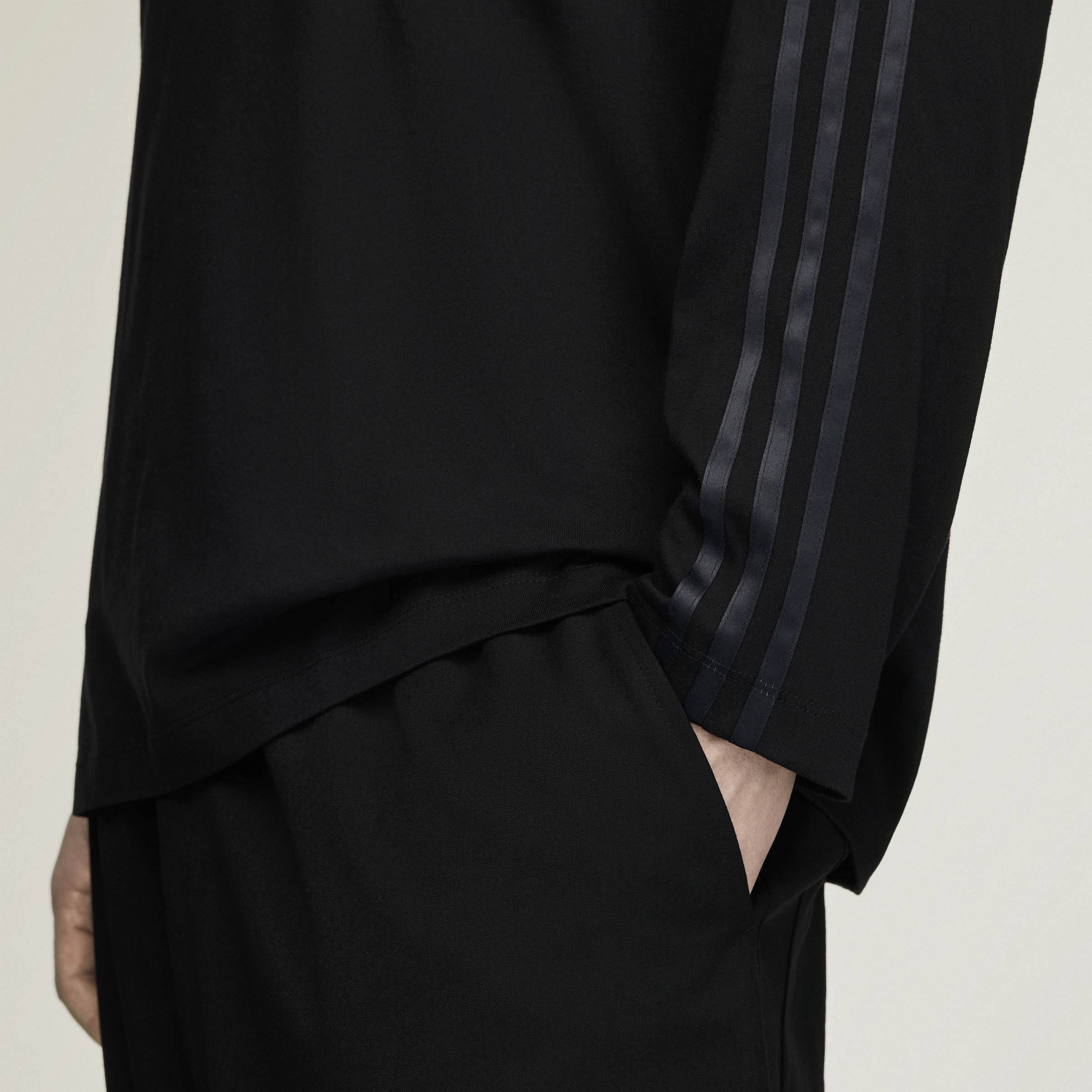 OVS GRD 3S LS T BLACK