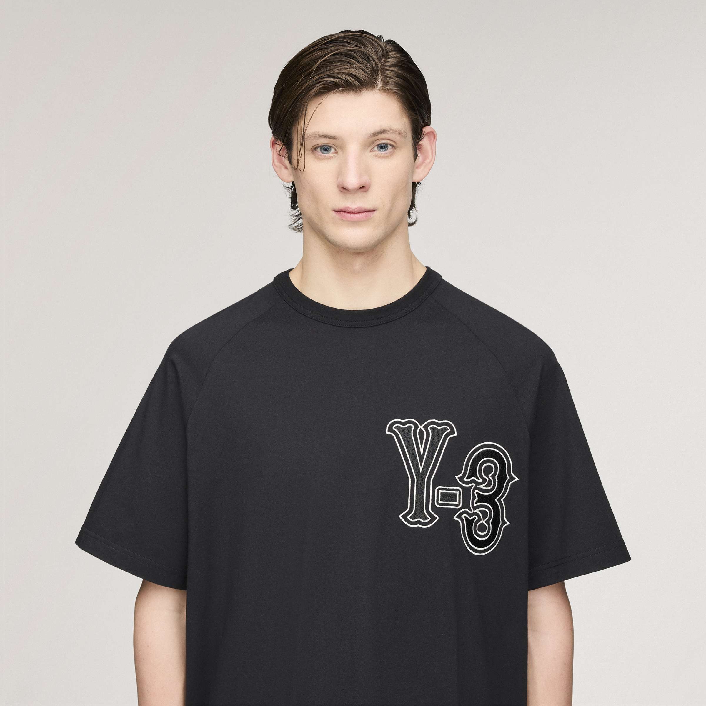 Y-3 ELITE 5 GFX SHORT SLEEVE T-SHIRT BLACK – The Room Concept Store