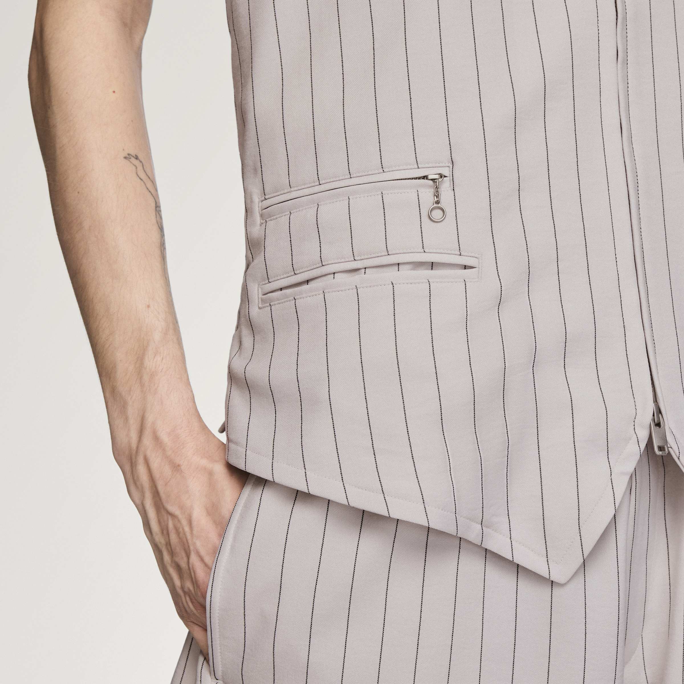 SUPS TAILRD VST CHAPEA