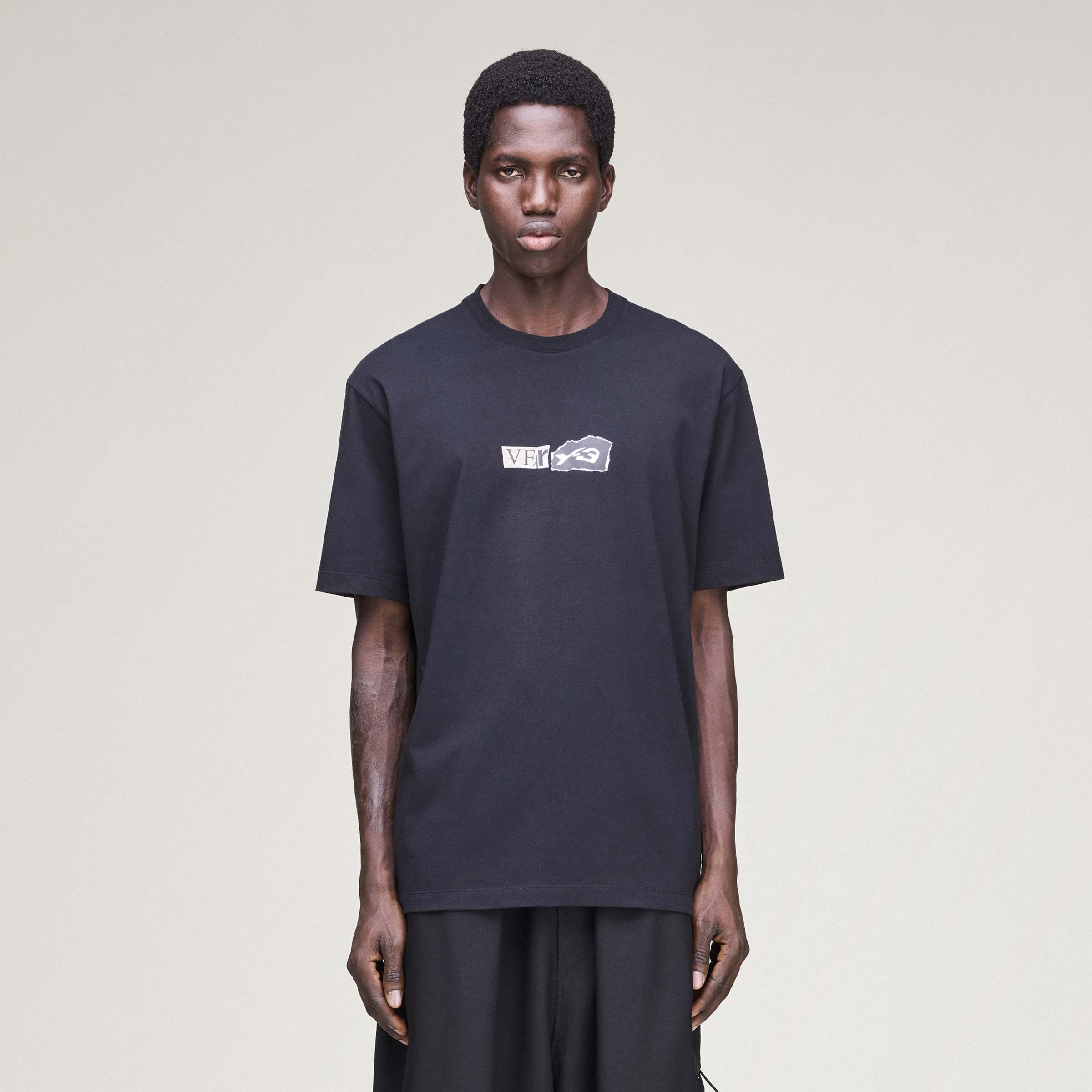 VERY-3 SS TEE BLACK