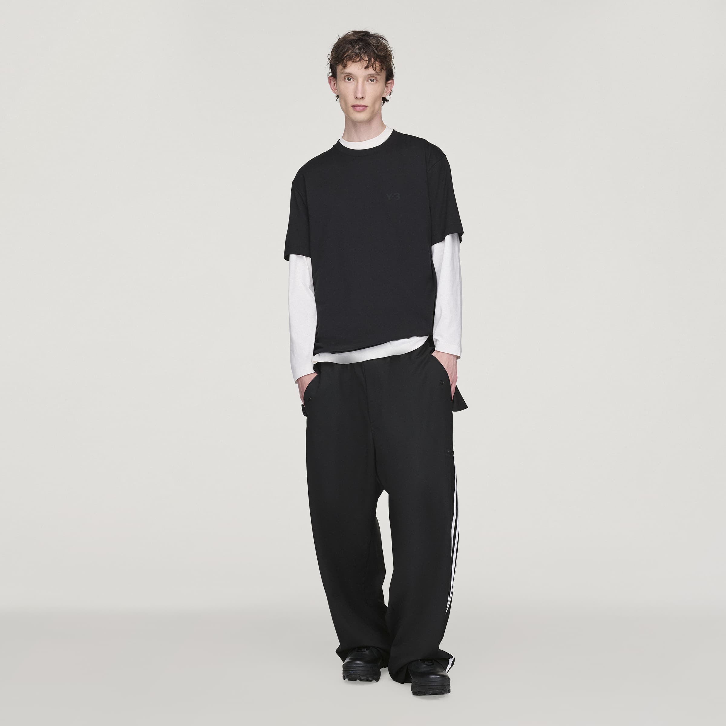 REG SS TEE BLACK
