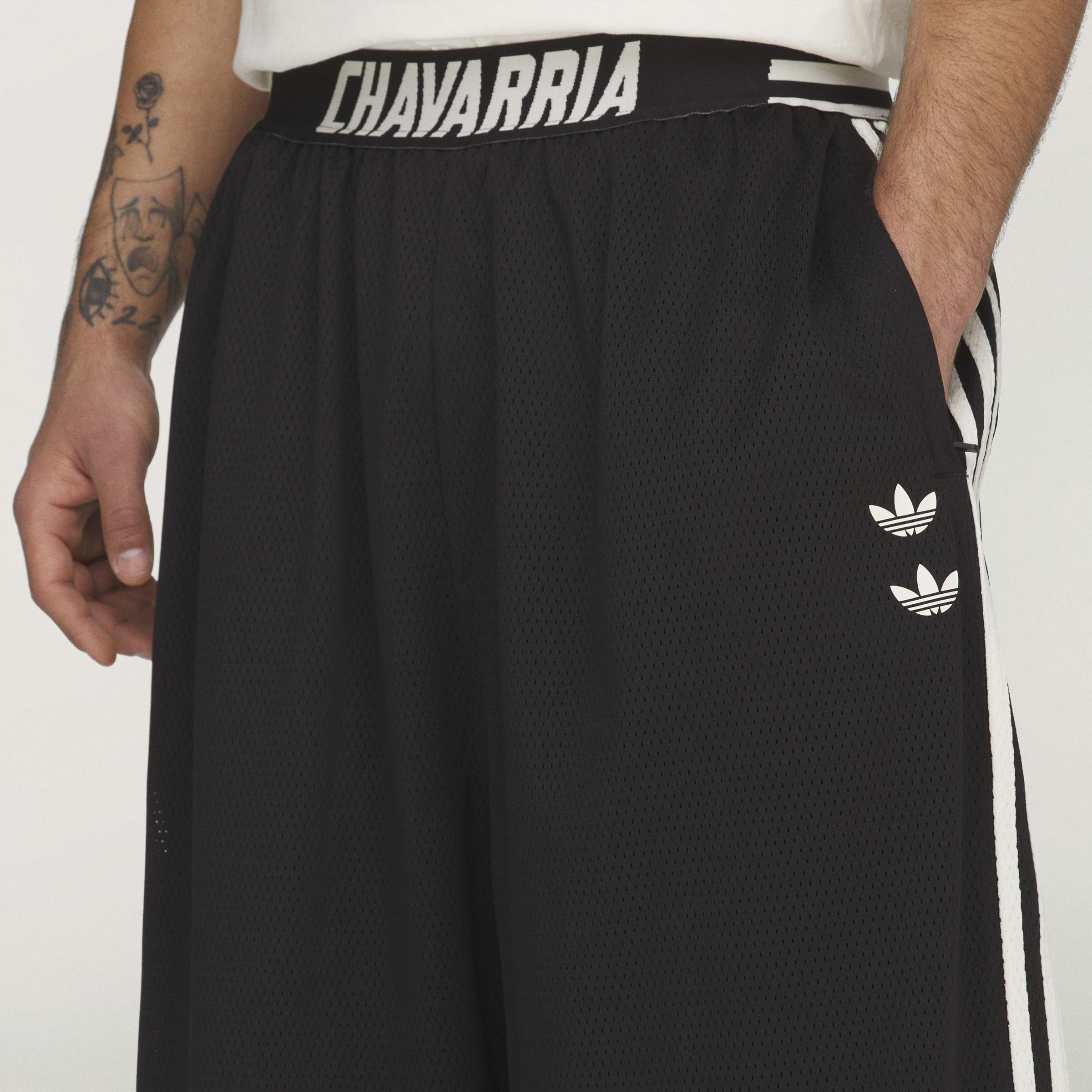 CHAVARRIA MESH SHORT BLACK – The Room Concept Store