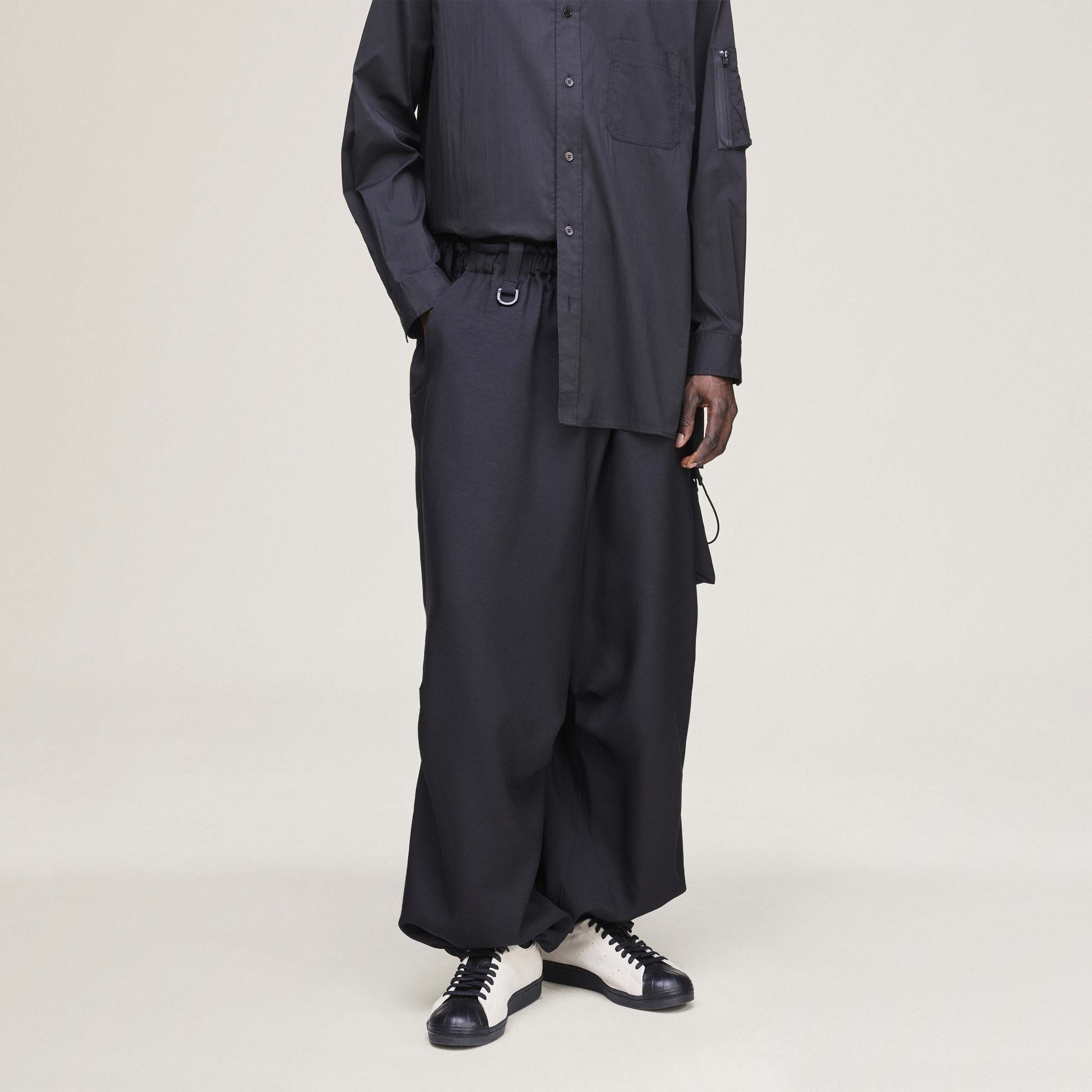 SU CARGO PANTS BLACK