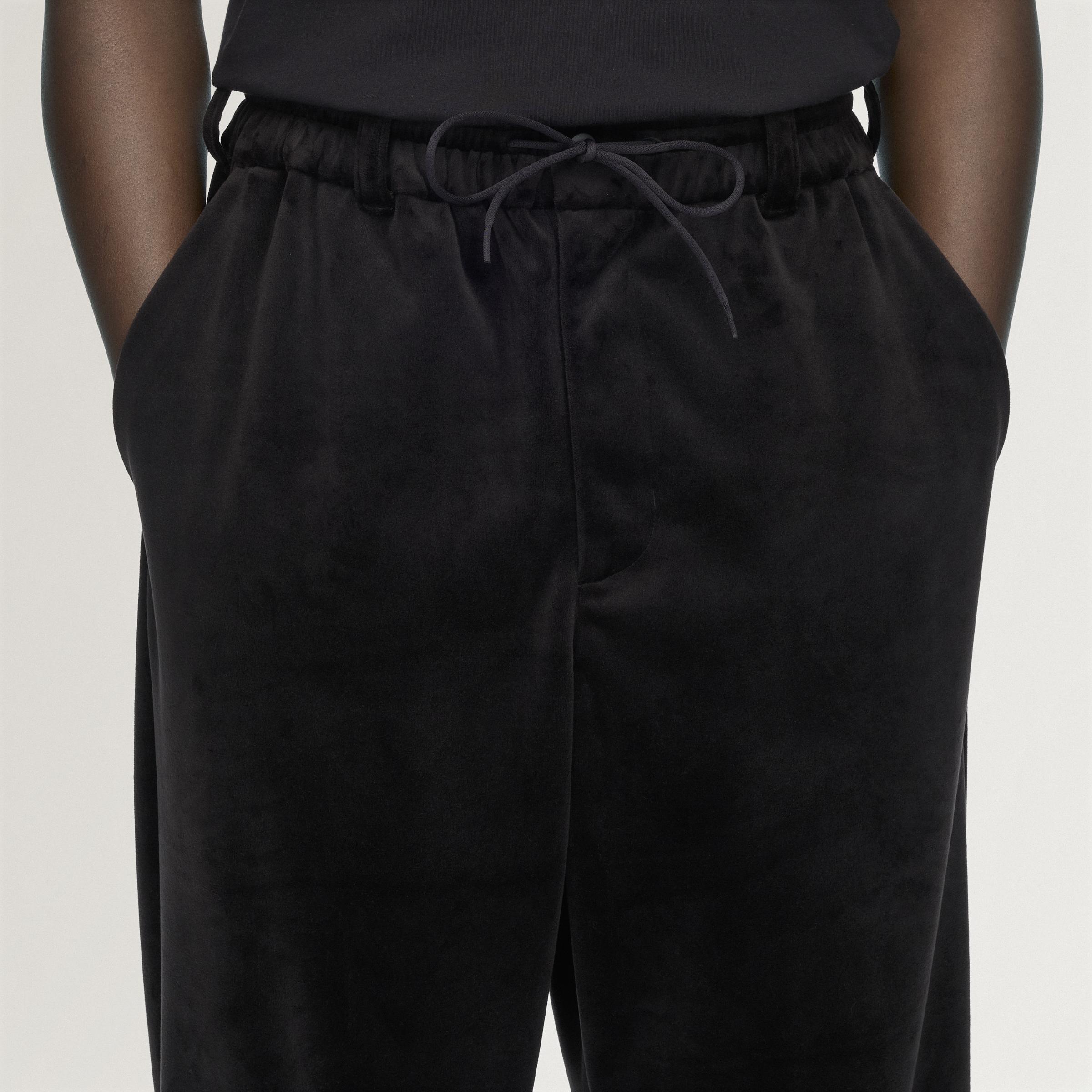 M VC TP BLACK