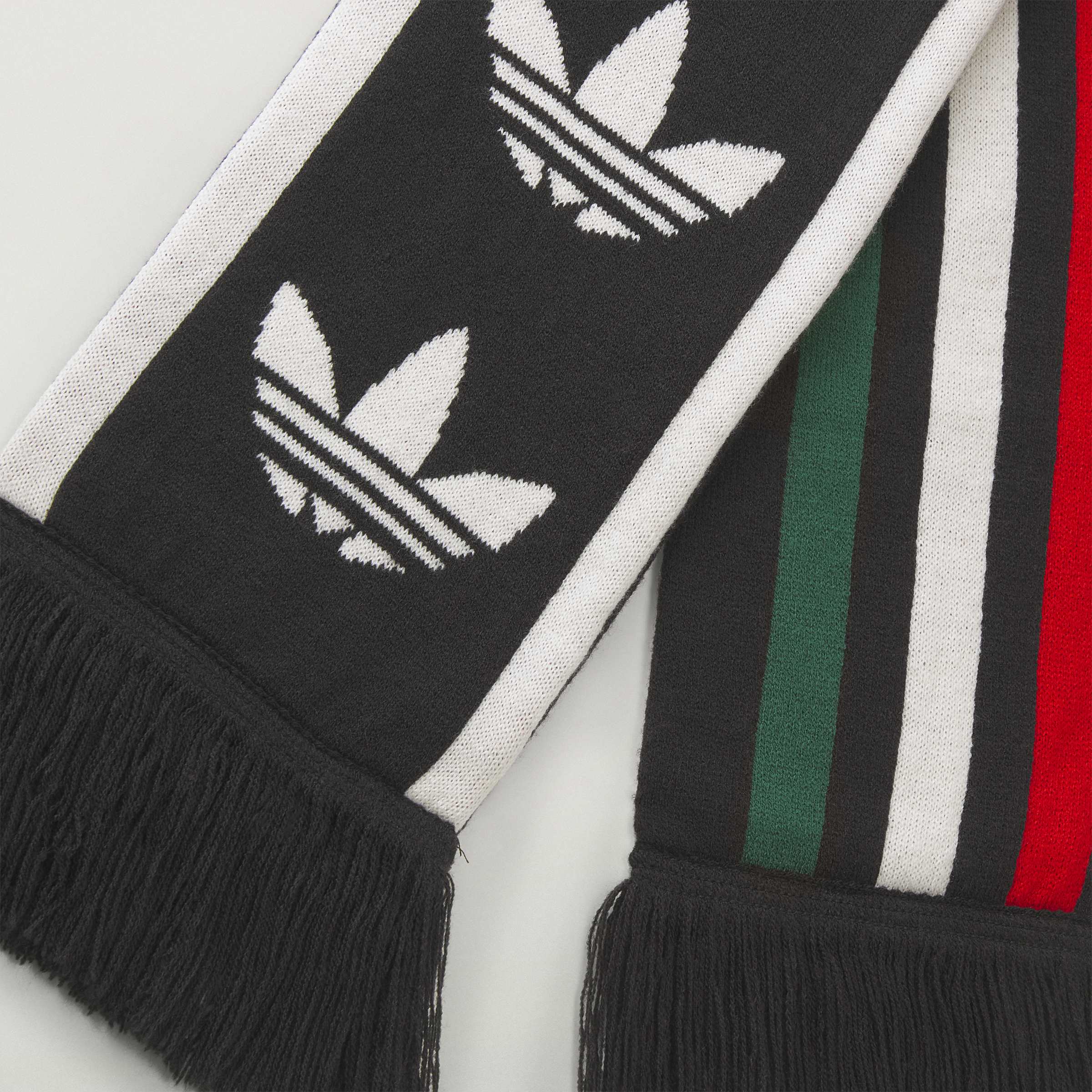 CHAVARRIA SOCCER SCARF