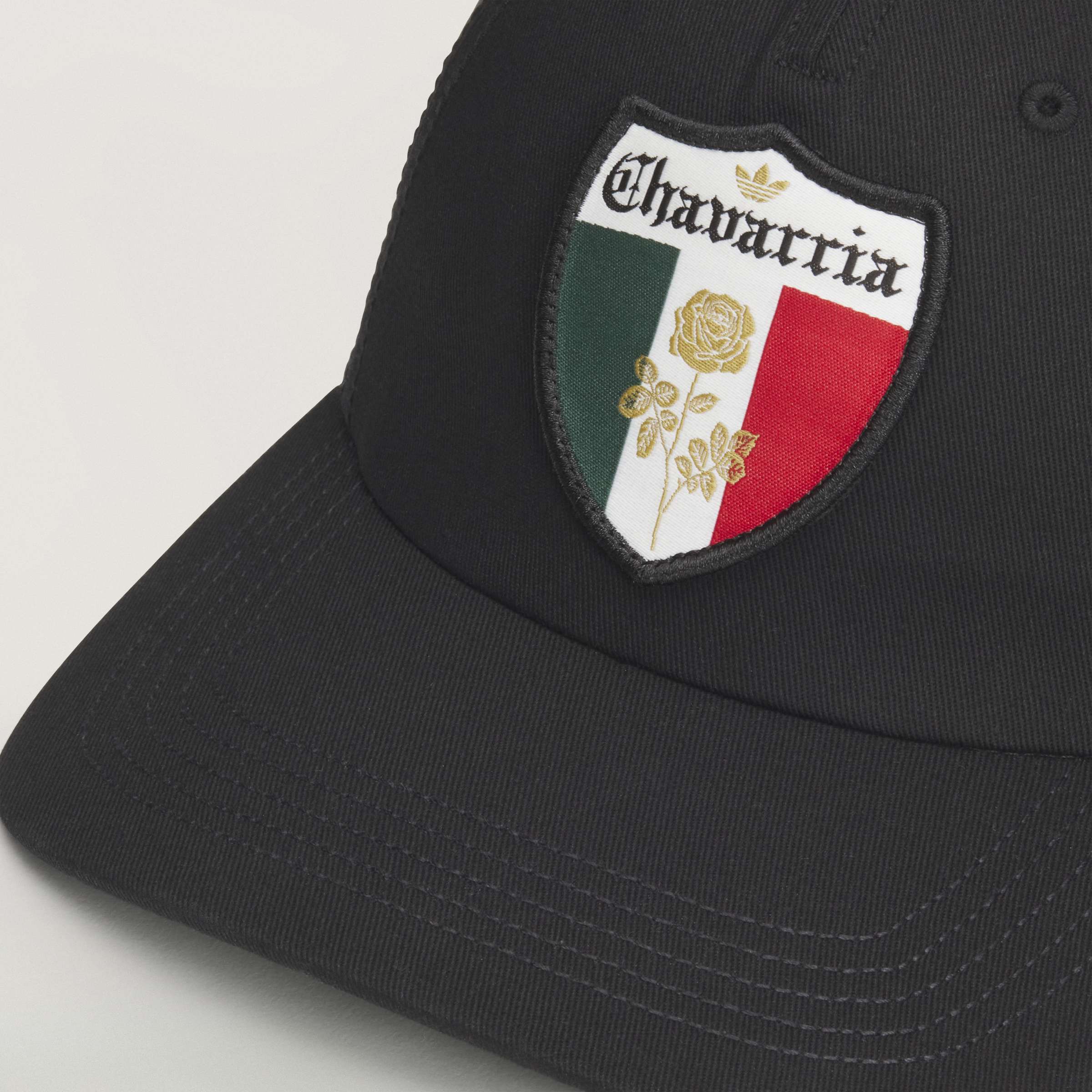 WC CREST HAT BLACK