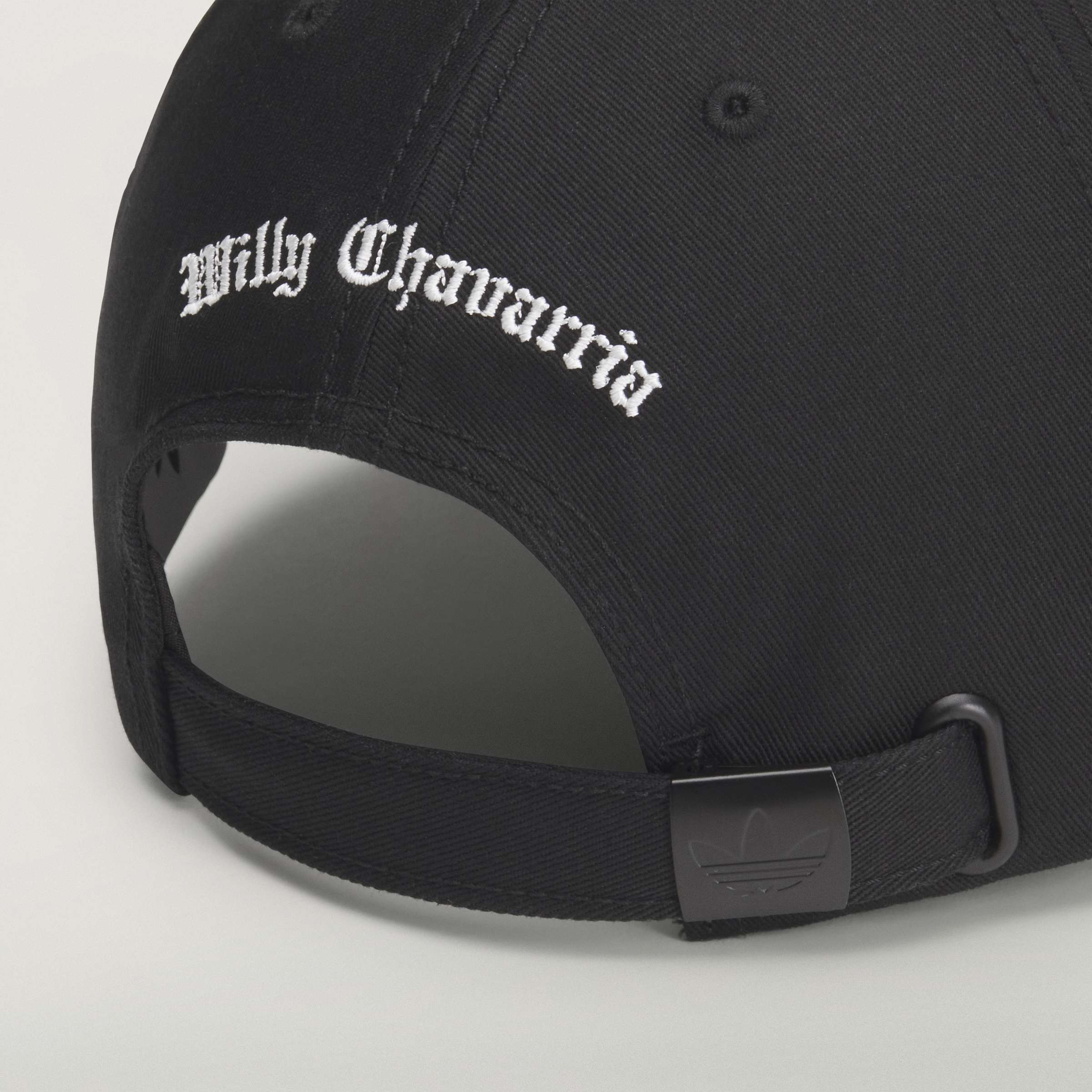WC CREST HAT BLACK