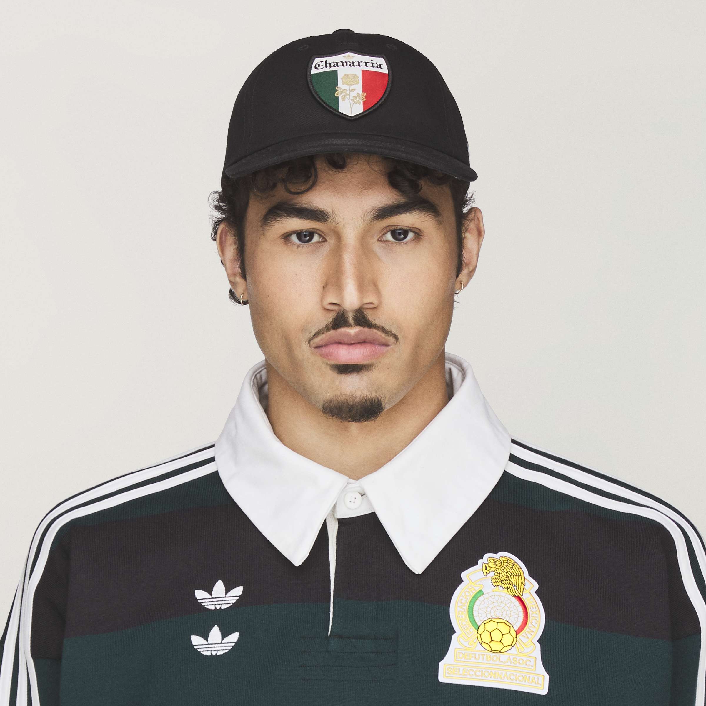 WC CREST HAT BLACK