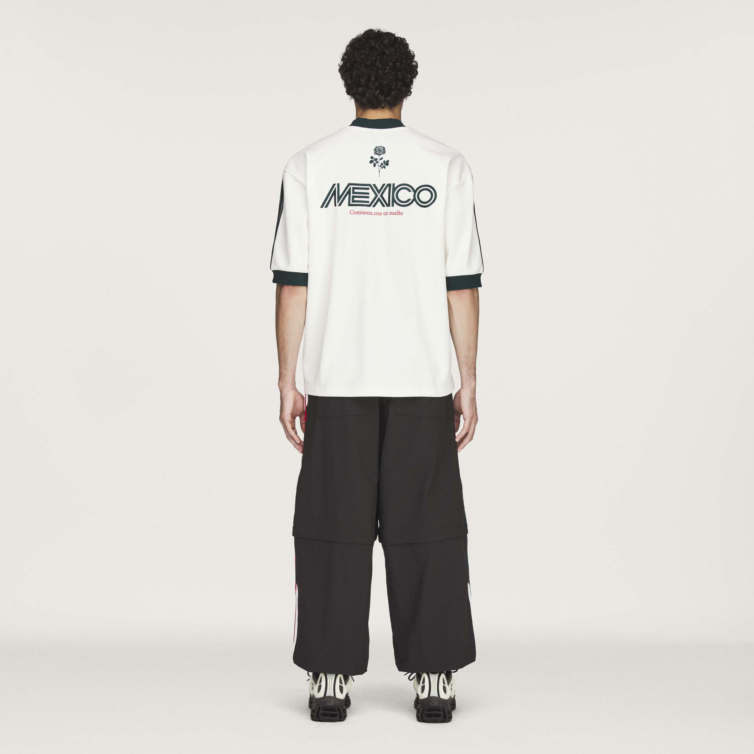 WC SOCCER TEE OWHITE