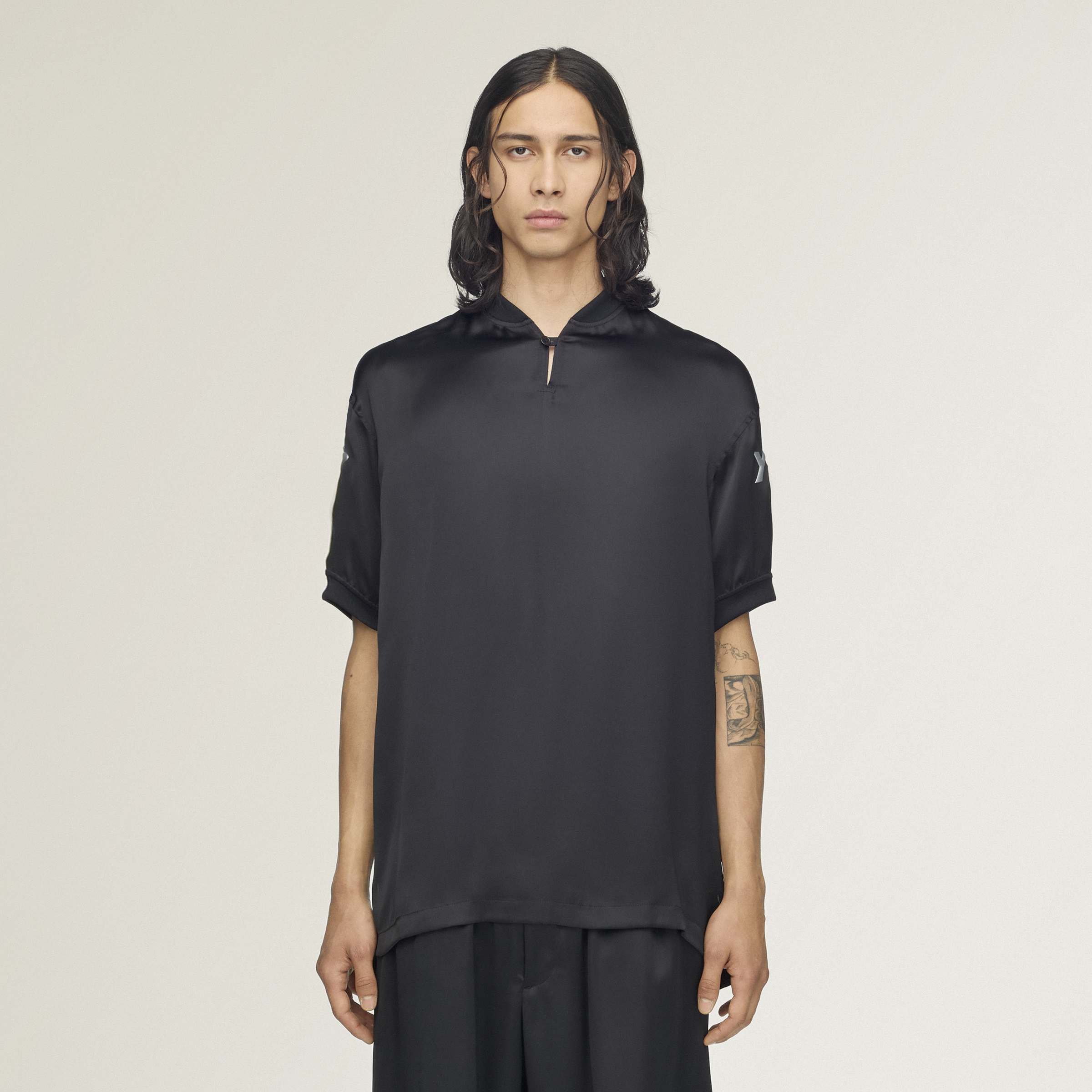 LIQLOGO SAT JRS BLACK