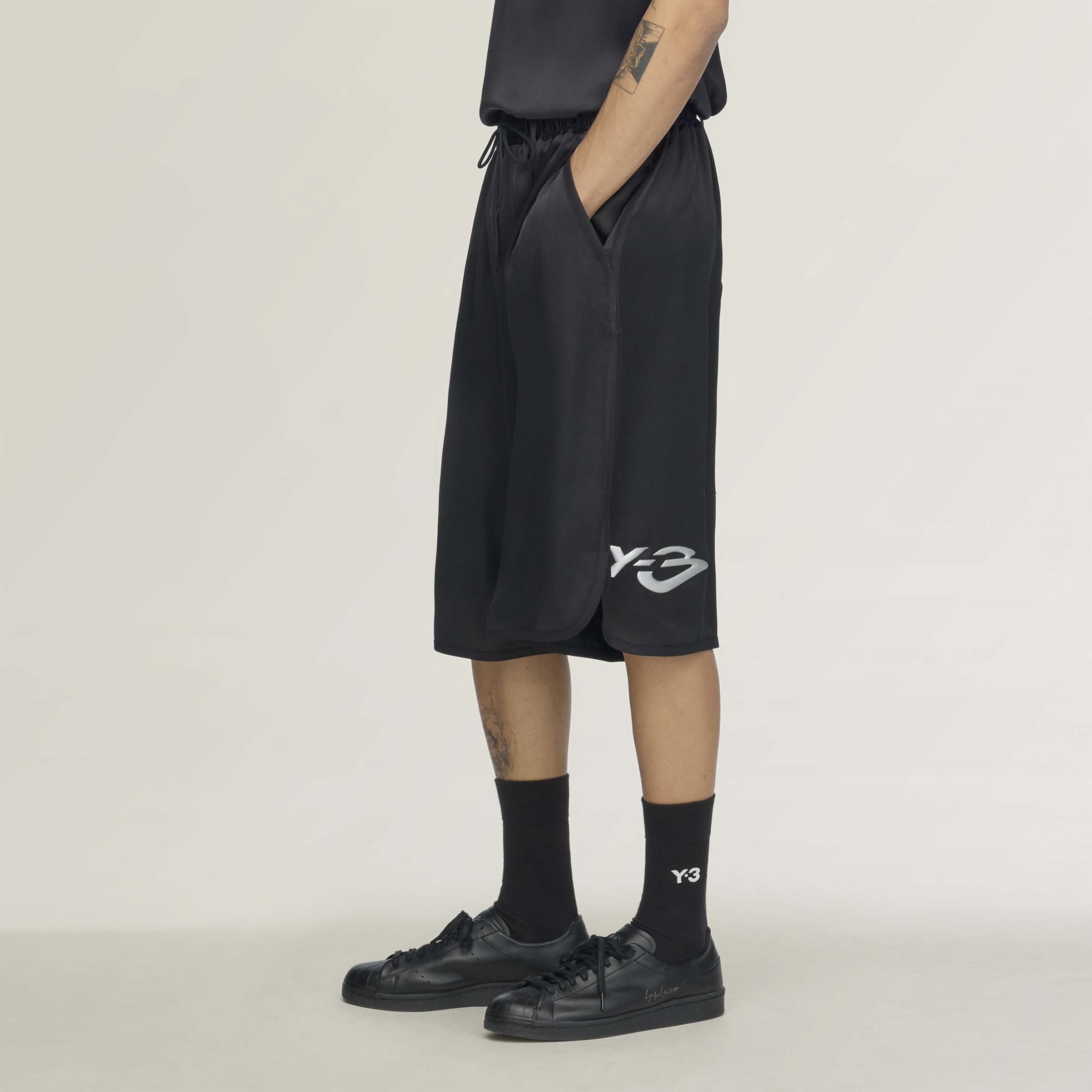 LIQLOGO SHORTS BLACK