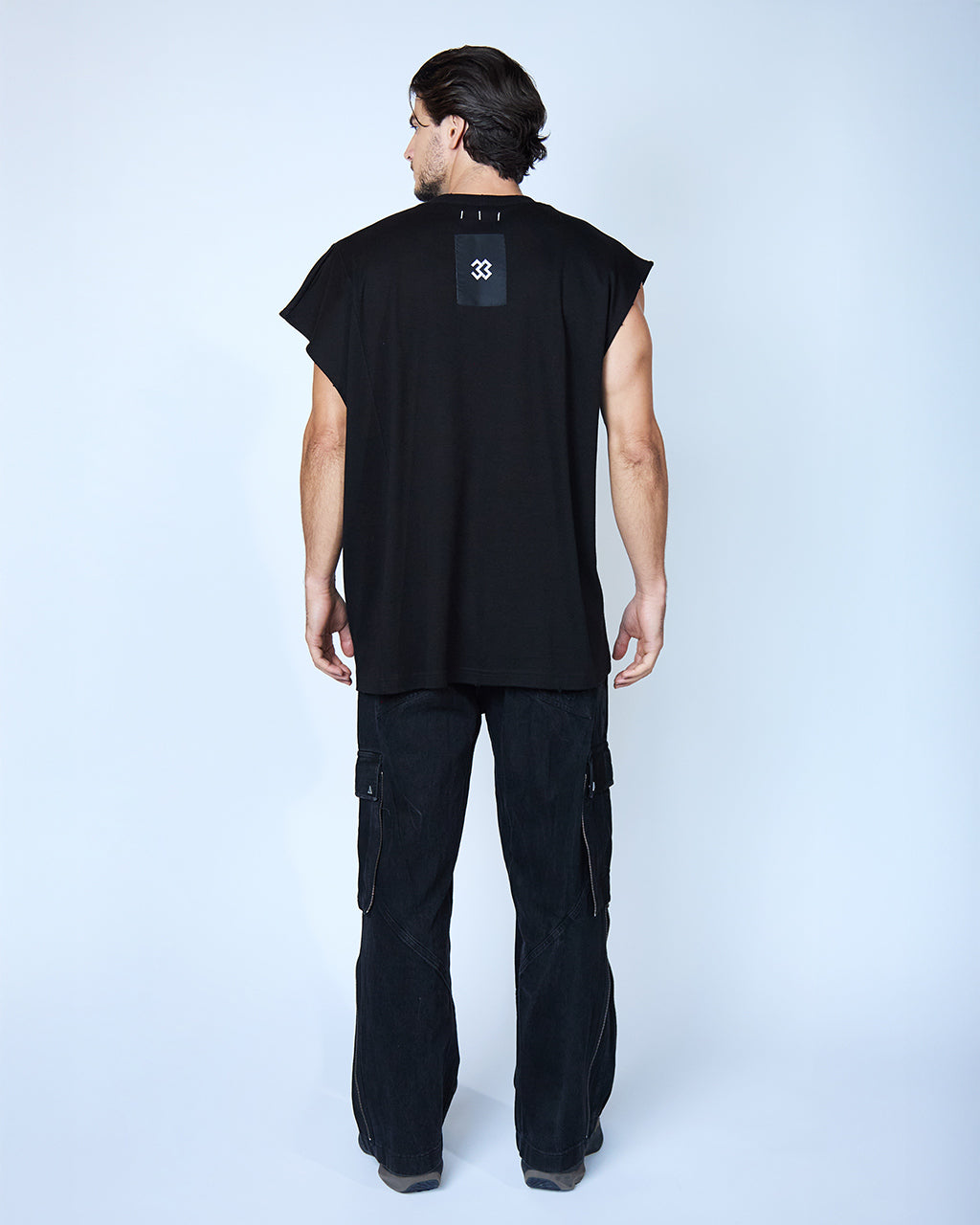 33 FACE SLEEVELESS SHIRT