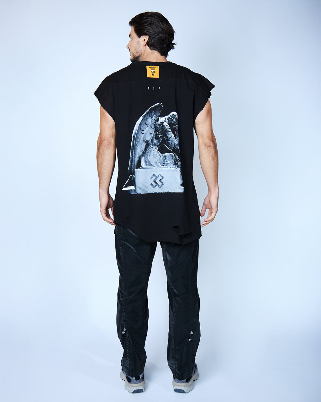 ANGEL SLEEVELESS SHIRT