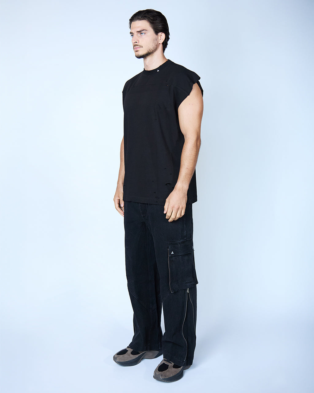 HART SLEEVELESS SHIRT