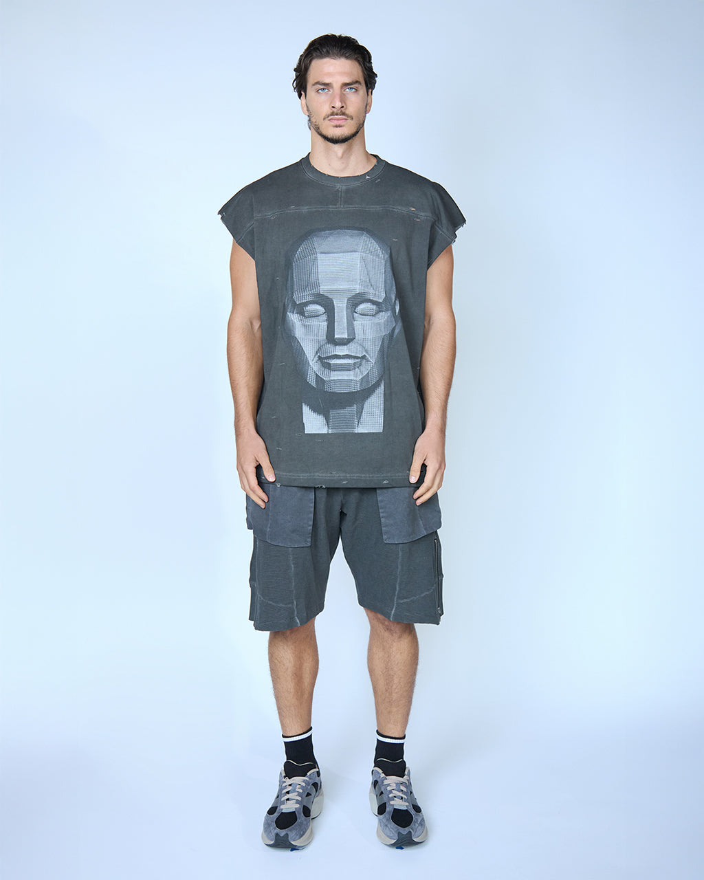 OSAKA UPDATE SLEEVELESS SHIRT