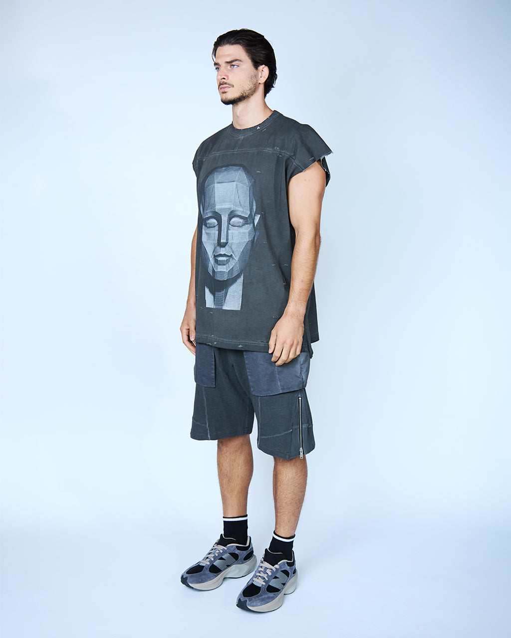 OSAKA UPDATE SLEEVELESS SHIRT