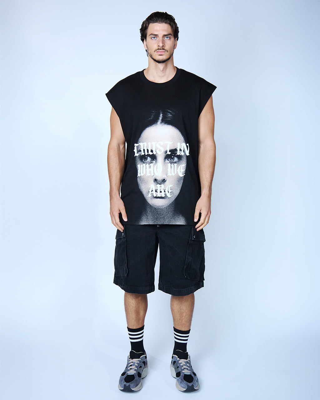 TRUST SLEEVELESS SHIRT
