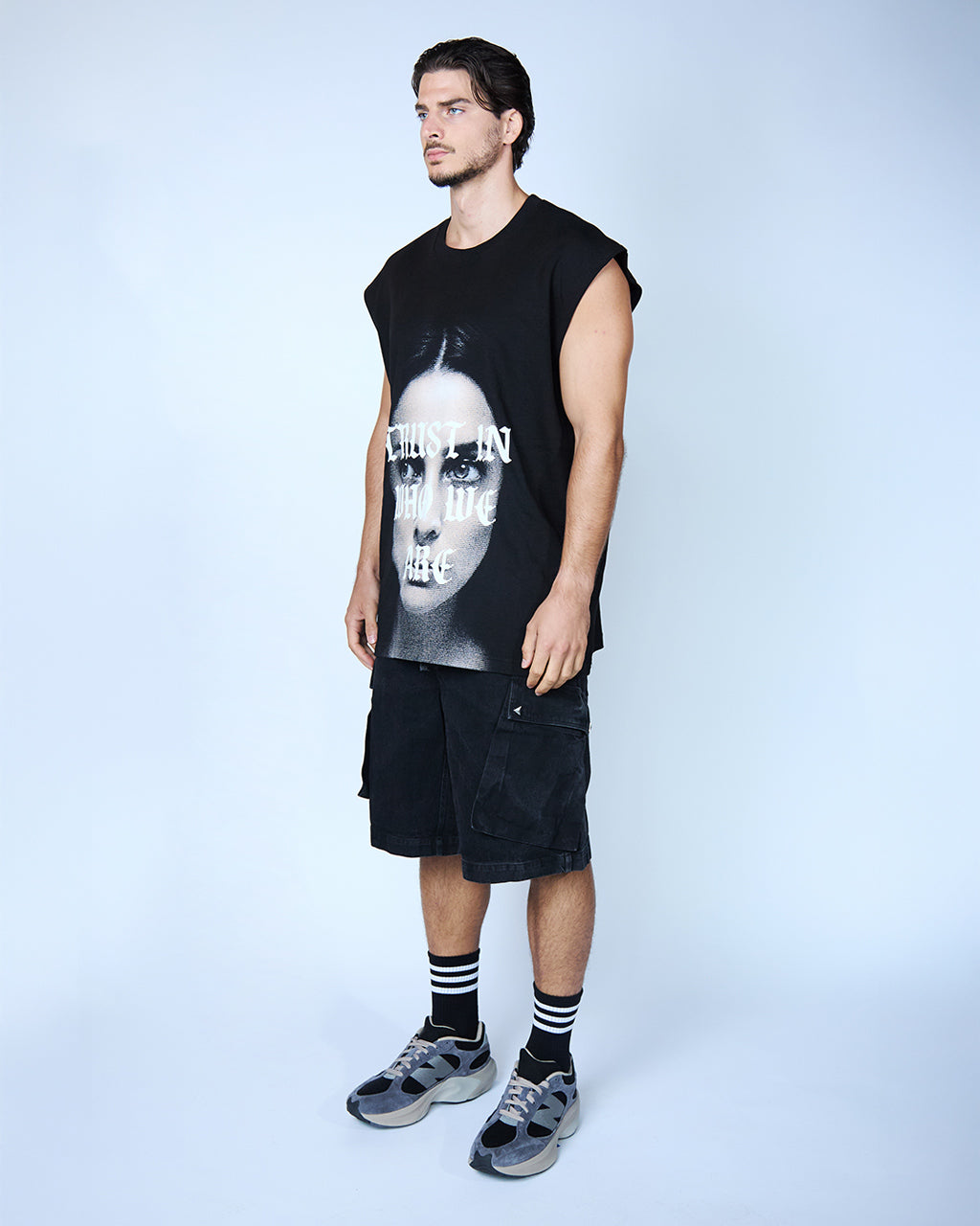 TRUST SLEEVELESS SHIRT